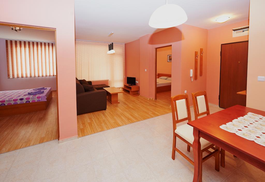 Apartments Dimitrovi Pomorie Szoba fotó
