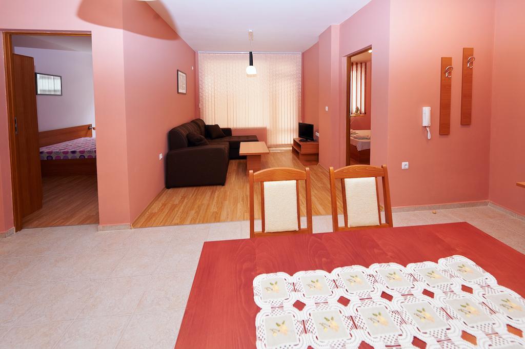 Apartments Dimitrovi Pomorie Szoba fotó