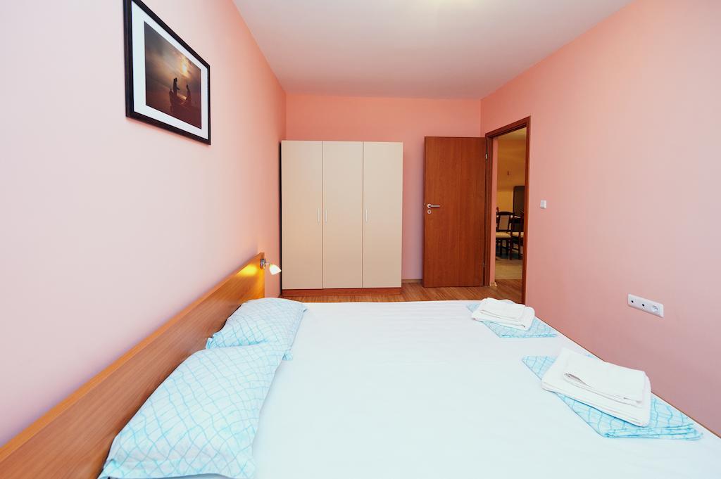 Apartments Dimitrovi Pomorie Szoba fotó